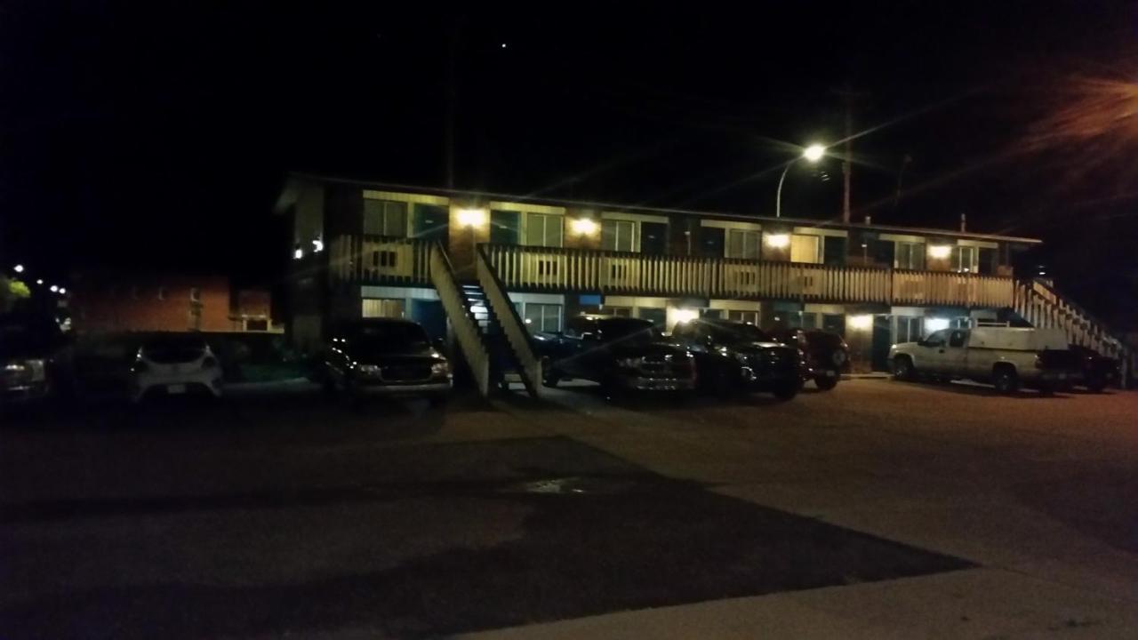 Nanton Ranchland Inn מראה חיצוני תמונה