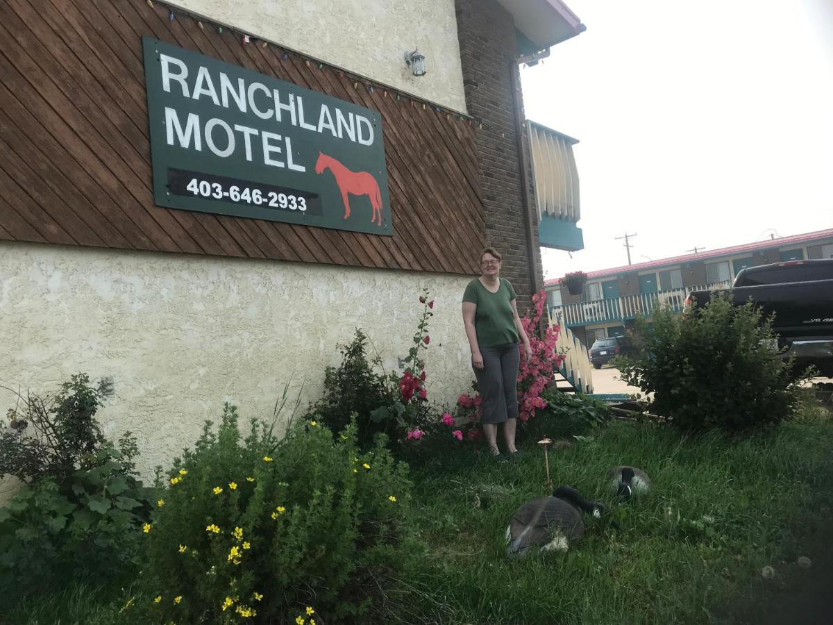 Nanton Ranchland Inn מראה חיצוני תמונה