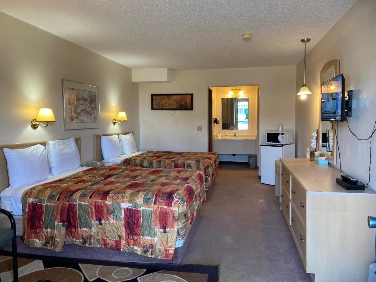 Nanton Ranchland Inn מראה חיצוני תמונה
