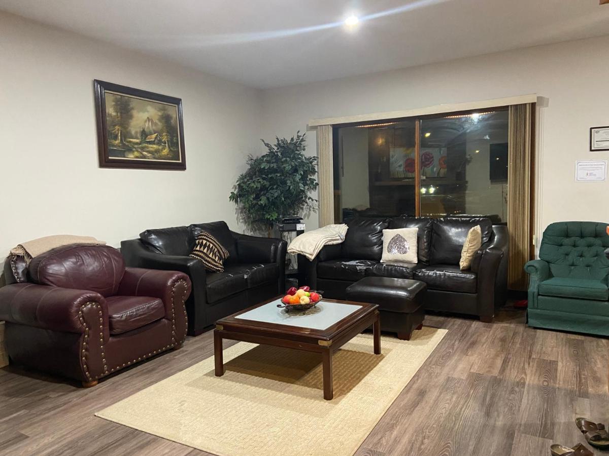 Nanton Ranchland Inn מראה חיצוני תמונה