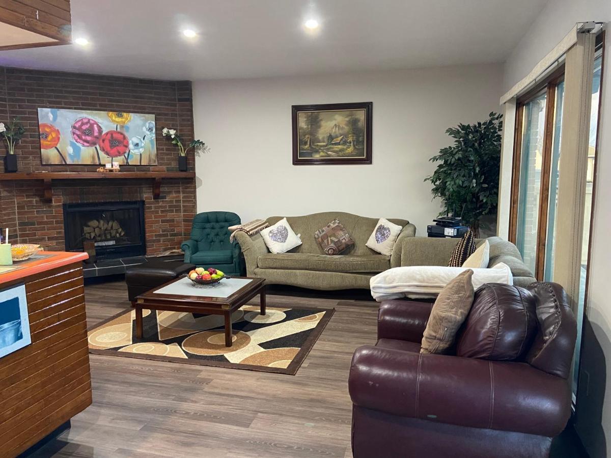 Nanton Ranchland Inn מראה חיצוני תמונה