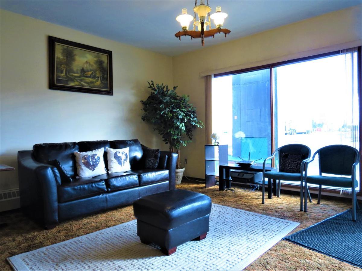 Nanton Ranchland Inn מראה חיצוני תמונה